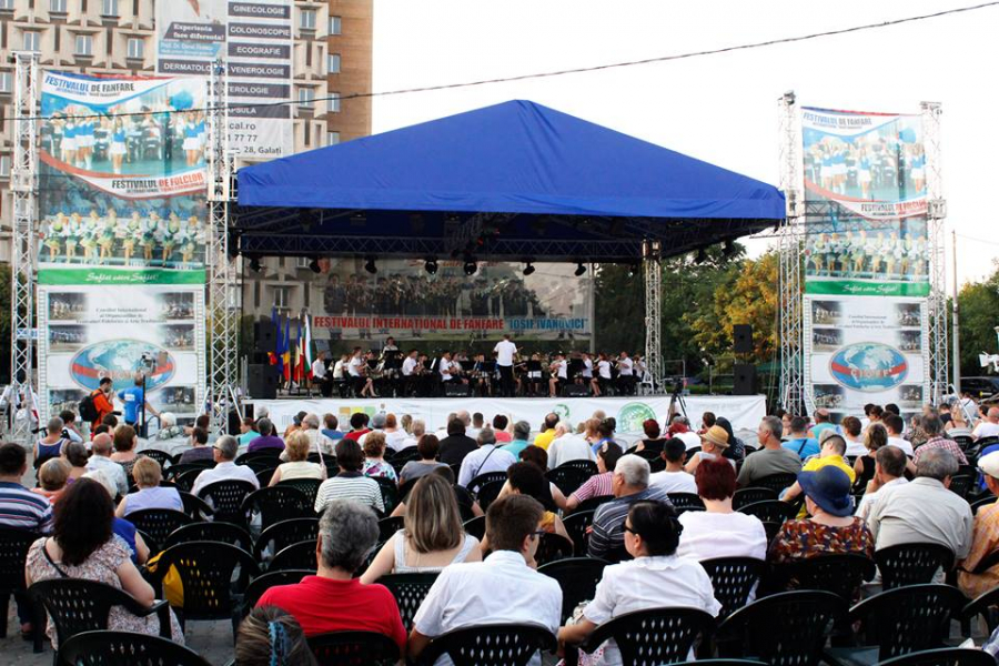 Gălăţenii s-au bucurat de a doua zi a festivalului de fanfare "Iosif Ivanovici"