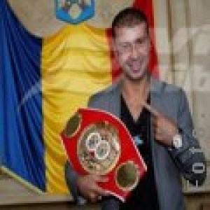 „A sosit timpul să boxez acasă”