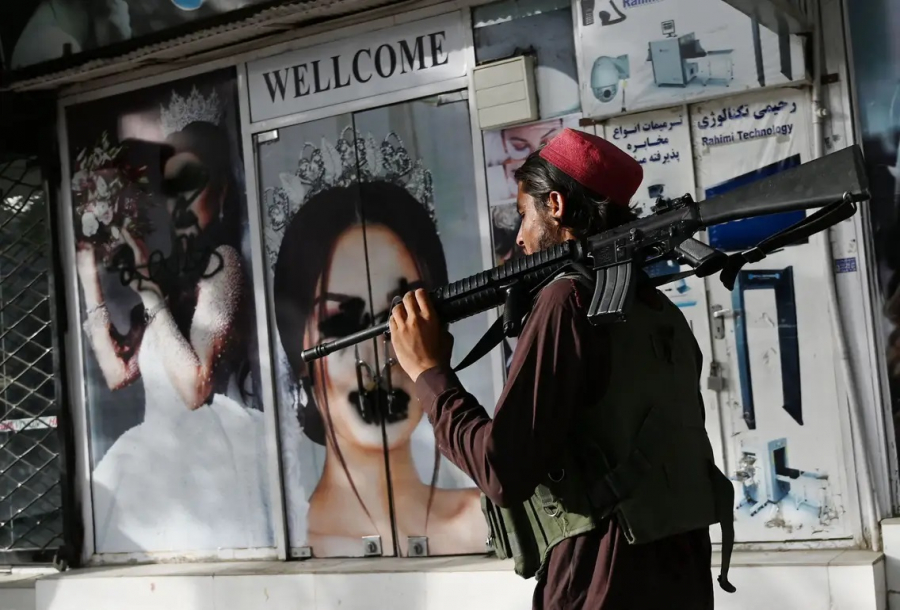 Talibanii au interzis saloanele de înfrumusețare