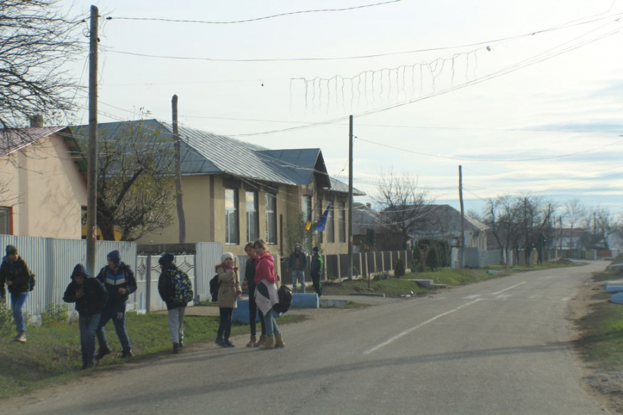 Modernizare cu bani de la Guvern. Poiana, satul părăsit de apă (FOTO)