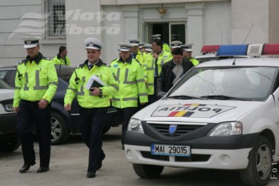 Poliţia, în stradă, cu efective mărite  
