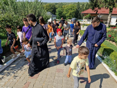 Excursie la Mănăstirea Buciumeni pentru copiii din Nicoreşti