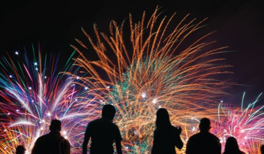 Ce trebuie să faceţi ca să organizaţi focuri de ARTIFICII