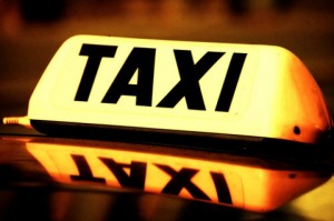 Poliţiştii gălăţeni, cu ochii pe comercianţi: Evaziune fiscală la o firmă de taxi