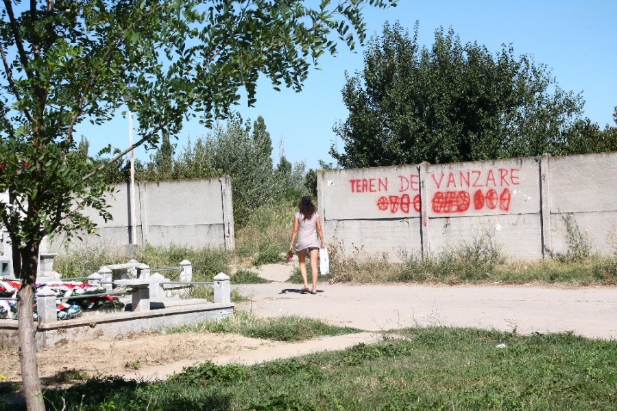 HAOS printre LOCURILE DE VECI din Galaţi - Teren privat în buricul Cimitirului "Sf. Lazăr"!