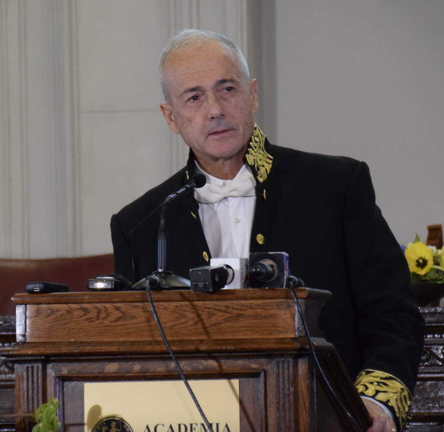 Profesorul Adrian Bejan, „cel mai titrat român în viață”, în dialog cu tinerii gălățeni