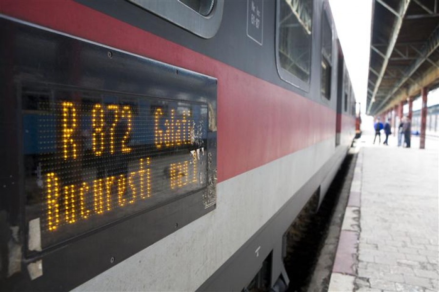 Trenurile circulă cu întârzieri în weekend