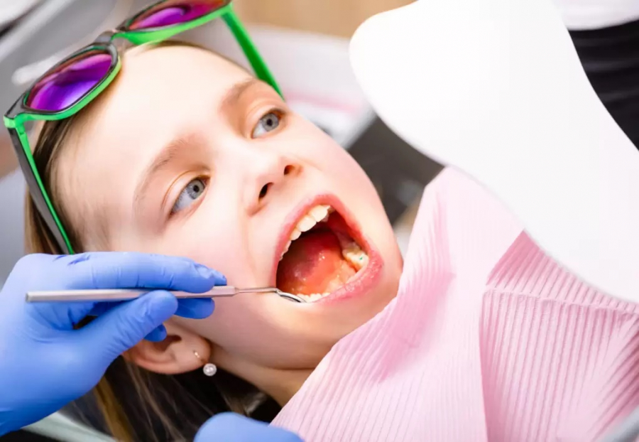 Tragedie la o clinică stomatologică din București: Autoritățile anchetează circumstanțele morții unei fetițe