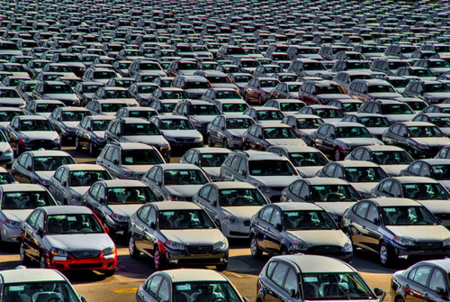 Vânzările industriei auto mondiale au crescut în acest an la nivelul record de 75 milioane unităţi