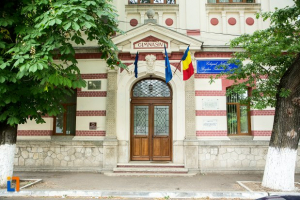 Colegiul &quot;Hașdeu&quot;, obligat să plătească daune morale unui fost elev