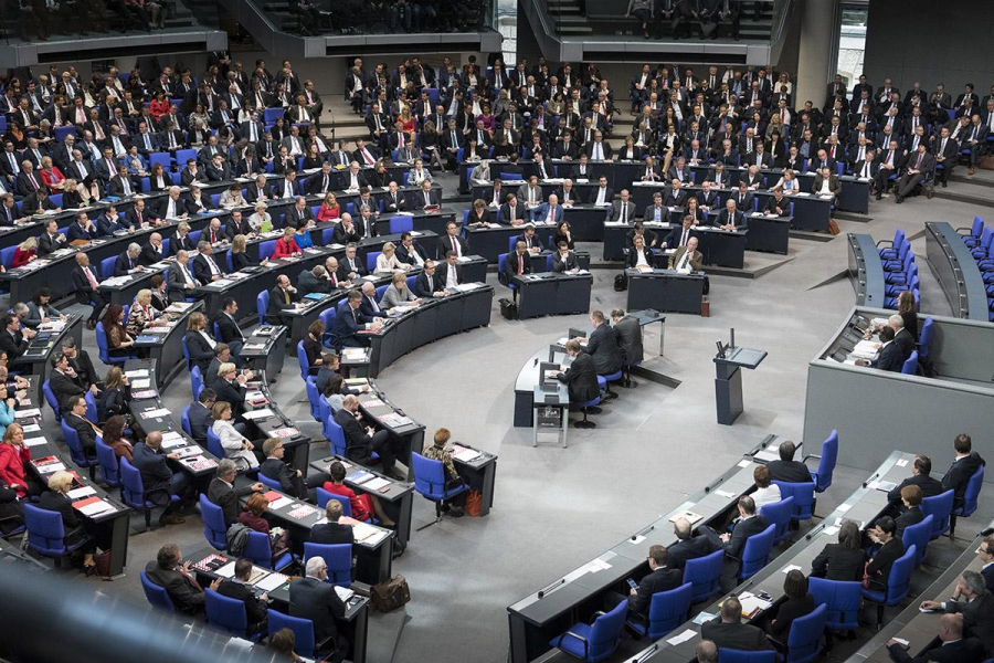 Noul Bundestag, mai mare, mai scump