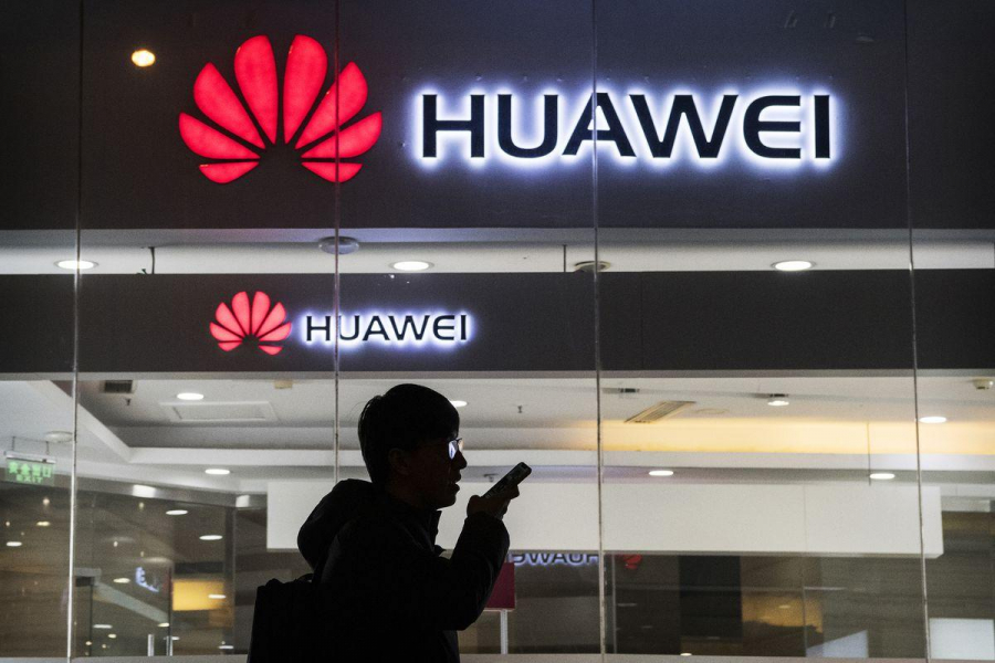 Ministru britanic, demis în scandalul Huawei