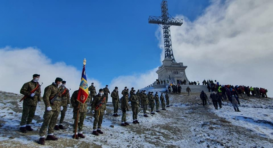 Crucea Eroilor de pe Caraiman, resfinţită de Sf. Andrei