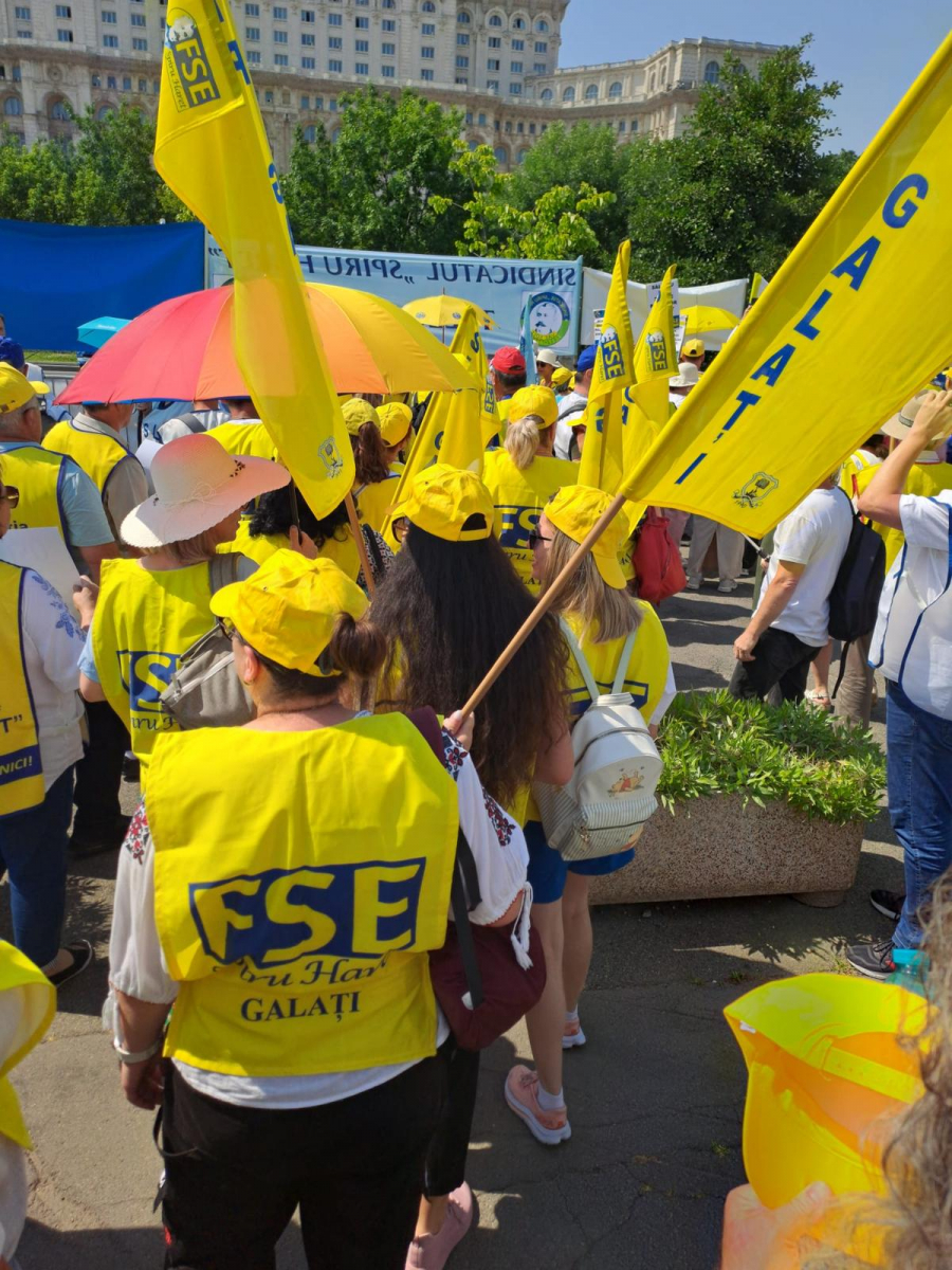 Aproximativ 5.000 de cadre didactice au protestat faţă de măsurile de austeritate