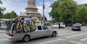 Polițistul ucis în accident de Paște, înmormântat cu onoruri (VIDEO)
