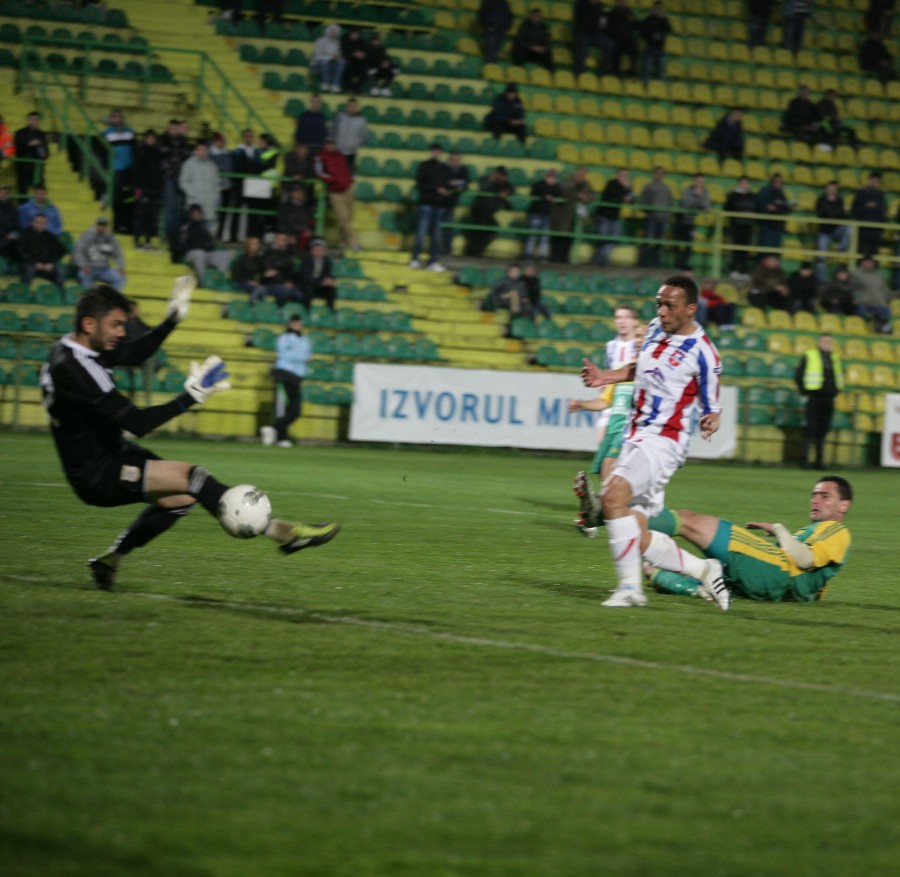 Oţelul s-a impus cu 2-1 la Mioveni / Ce emoţii din nimic!