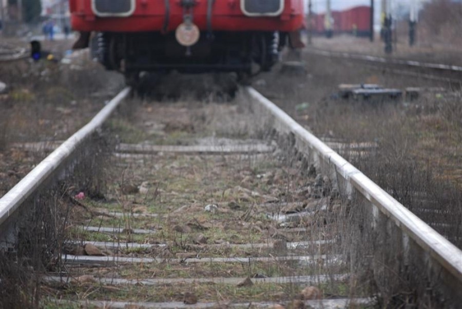 Septuagenara cu nouă vieţi! Vezi ce a păţit o gălăţeancă după ce a fost lovită de tren!