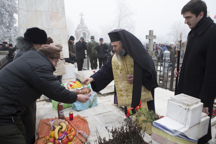 GALERIE FOTO/ Ziua Libertăţii României, cu lacrimi în ochi: „De 24 de ani, colindele sună în clopot”