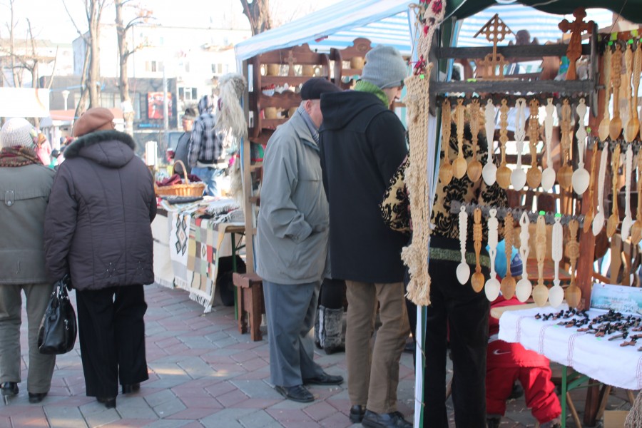 Tradiţii şi produse româneşti la Târgul Meşterilor Populari din Ţiglina 1