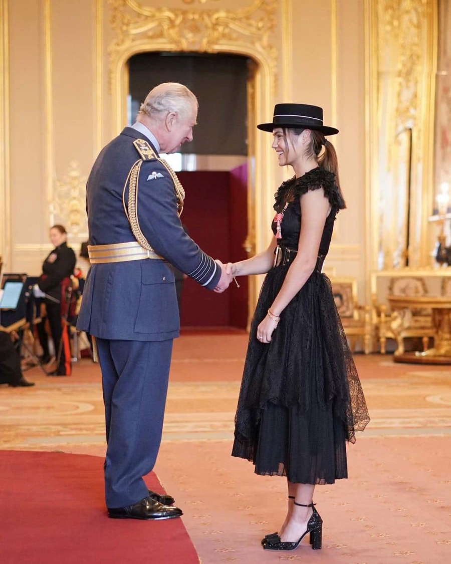 Emma Răducanu, decorată de Regele Charles al III-lea