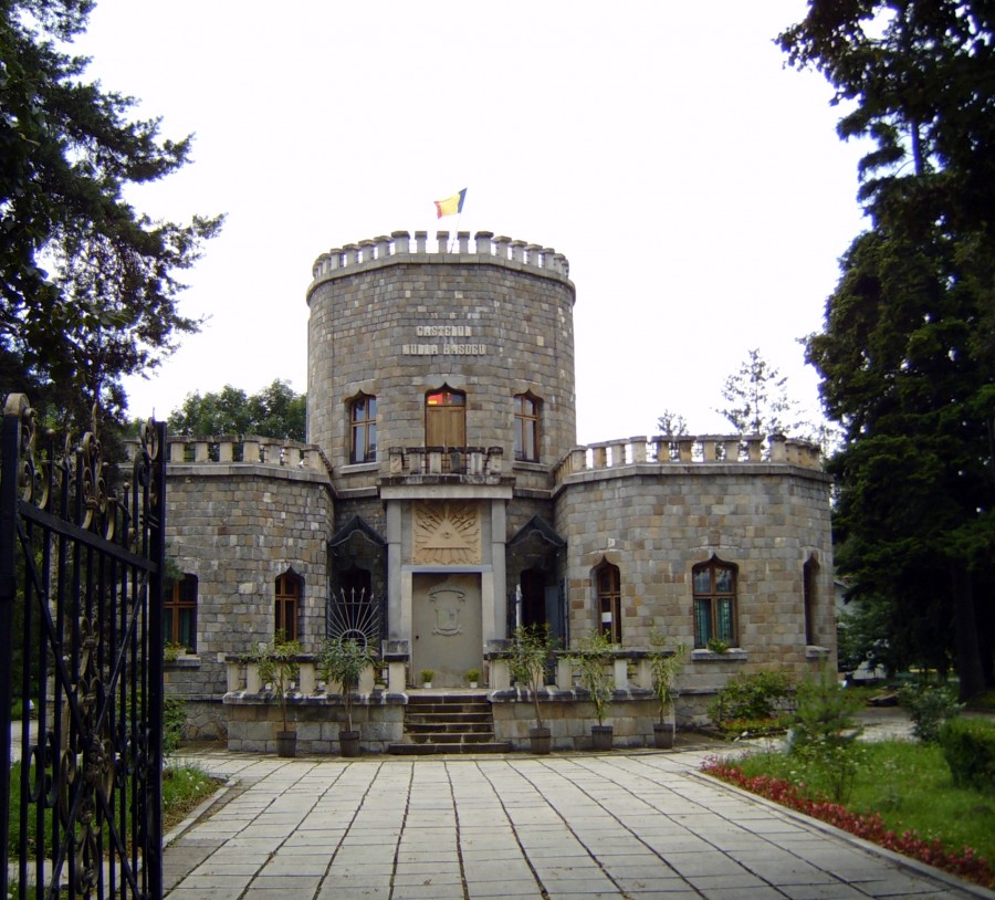 Destinaţii turistice paranormale/ Castelul Iuliei Haşdeu şi poveştile cu FANTOME (VIDEO)