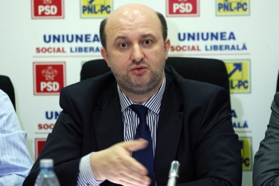 Ministrul Finanţelor şi ministrul Economiei au demisionat