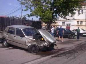 Grav accident rutier la intersecția străzilor Morilor și Mihail Kogălniceanu