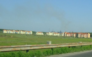 Locuitorii din &quot;Cantemir&quot; RECLAMĂ: Câini, apă fără presiune, întuneric, insecte