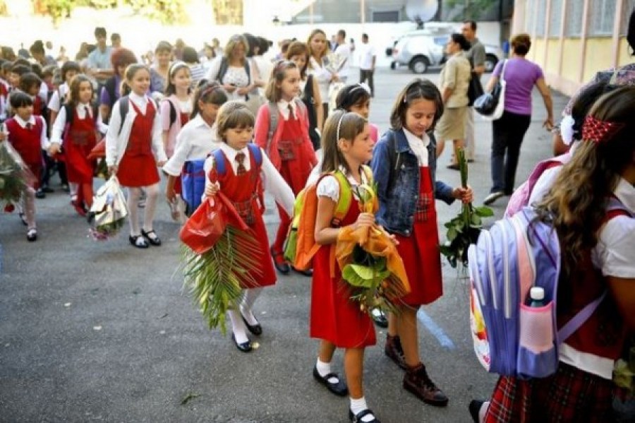 STRUCTURA ANULUI ŞCOLAR 2014-2015/ Câte zile de CURSURI şi de VACANŢĂ vor avea elevii