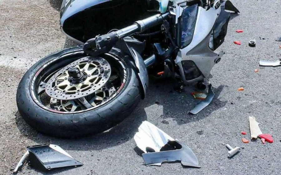 Motociclist fără permis, ucis la intrarea într-o curte