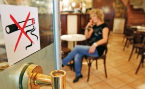 Fumatul în spaţiile publice, interzis de vineri în Bulgaria