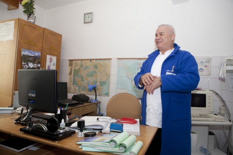 Medicul Mihai Florea, din Griviţa, un sfert de secol doctor la ţară