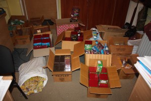Poliţiştii au confiscat peste 100.000 de pocnitori