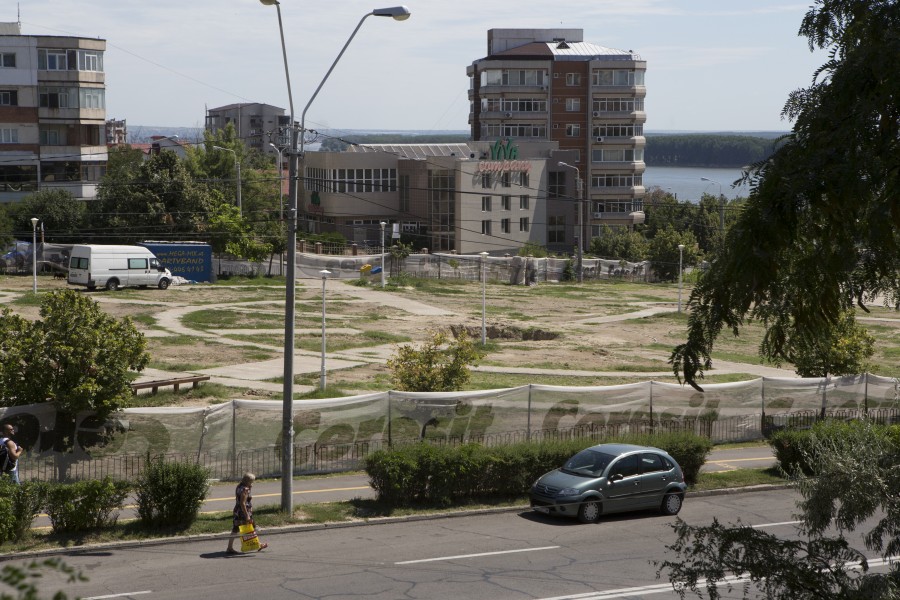 FOTO / Parcul Viva, închis degeaba: lucrările au fost abandonate. Vezi cum arată, în proiect, modernizările promise