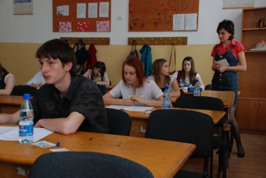 "Viaţa liberă" te ajută la evaluarea naţională / De mâine, rezolvarea subiectelor model