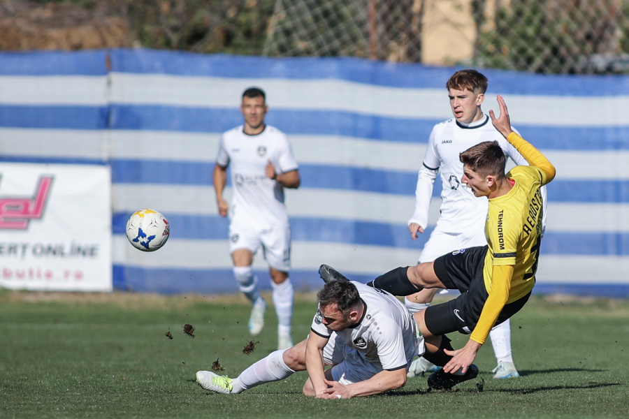 Derbi județean de fotbal în Vinerea Mare
