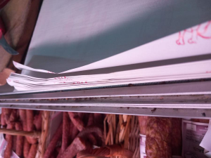 Rugină și lipsă de igienă la un magazin din Piața Centrală