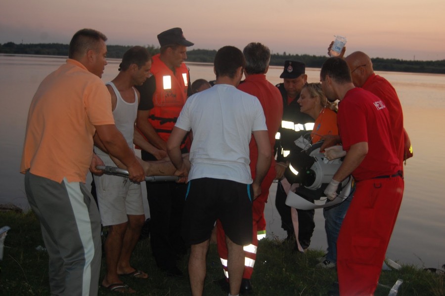 Incident grav la balta Cătuşa! Un tânăr s-a electrocutat la pescuit