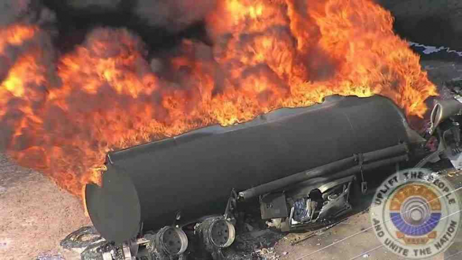 Aproape 100 de morți în explozia unei cisterne
