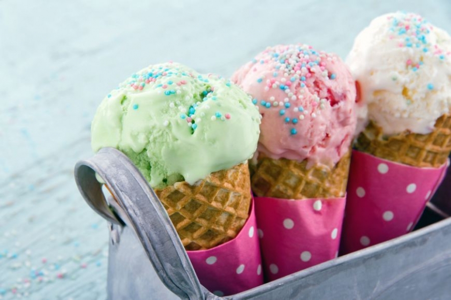 Ai grijă de sănătatea ta! Cum te poate ÎMBOLNĂVI înghețata
