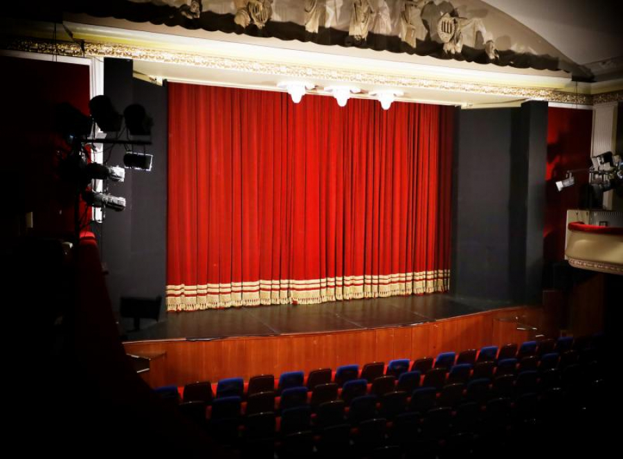 Noi reguli de acces la spectacolele de teatru