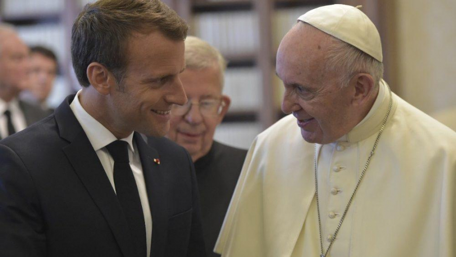 Papa Francisc s-a întâlnit cu Emmanuel Macron