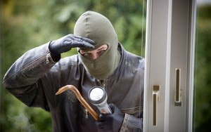 Campanie VL &quot;Eu vara nu dorm&quot;/ Pleci în concediu? Nu-ţi lăsa casa pe mâna hoţilor!