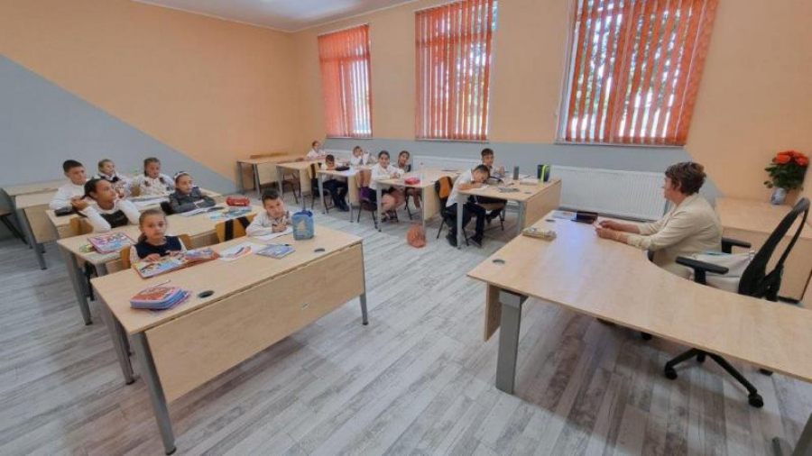 Şcoală renovată în şase luni cu sprijinul comunităţii