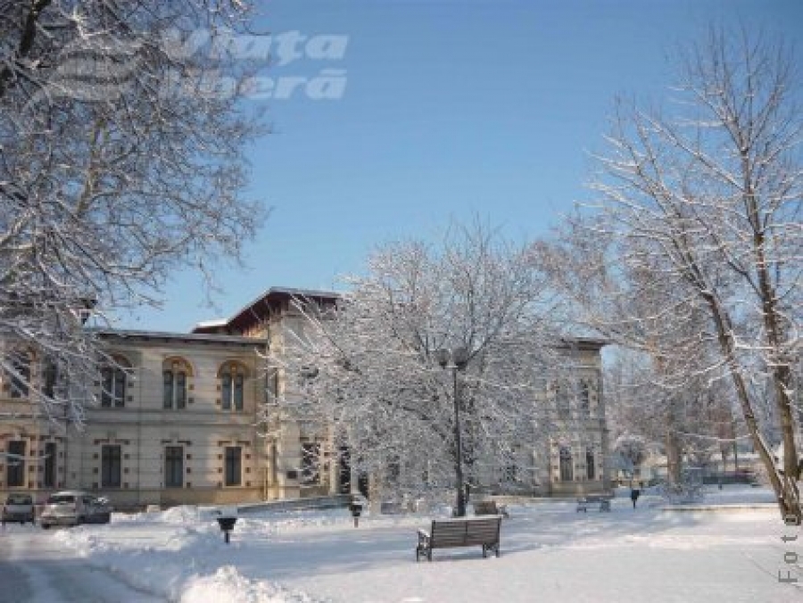 Omul – cruce între cer şi pământ