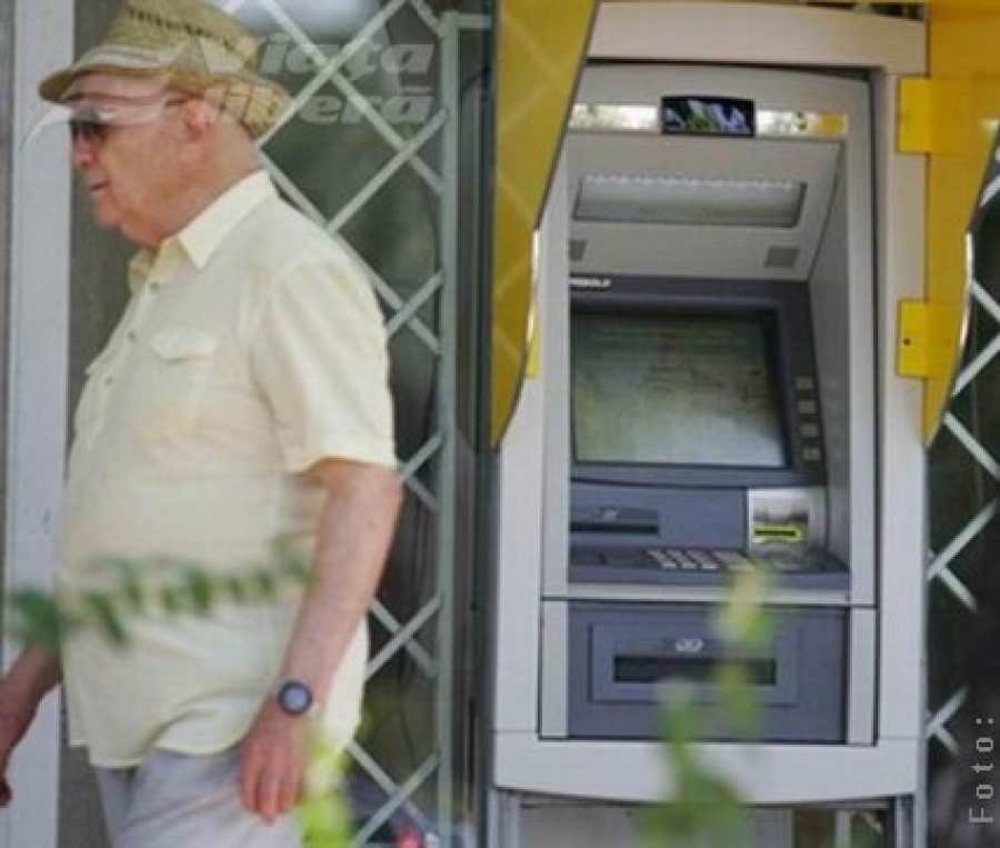 Banca Românească întrerupe temporar tranzacţiile cu carduri 