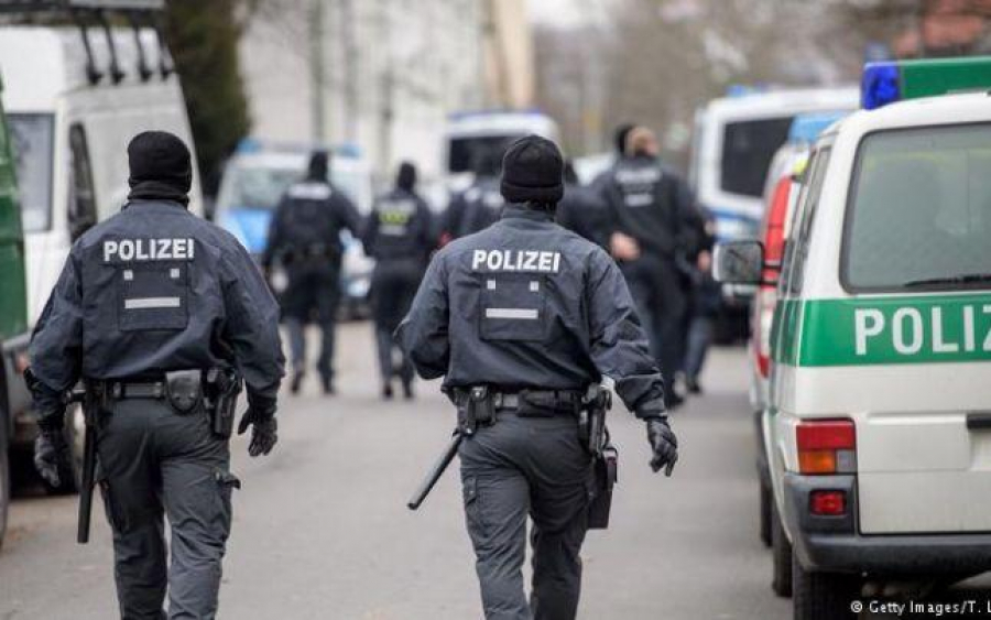 Germania: Politicieni şi jurnalişti ameninţaţi cu moartea