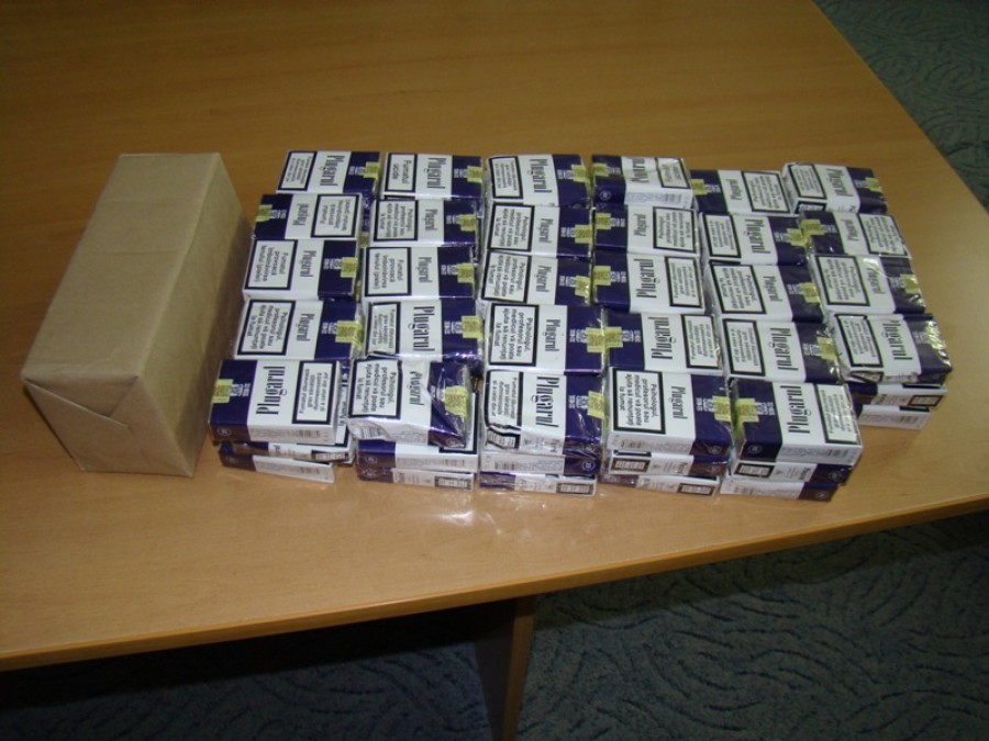 878 de pachete de ţigări de contrabandă confiscate la frontieră