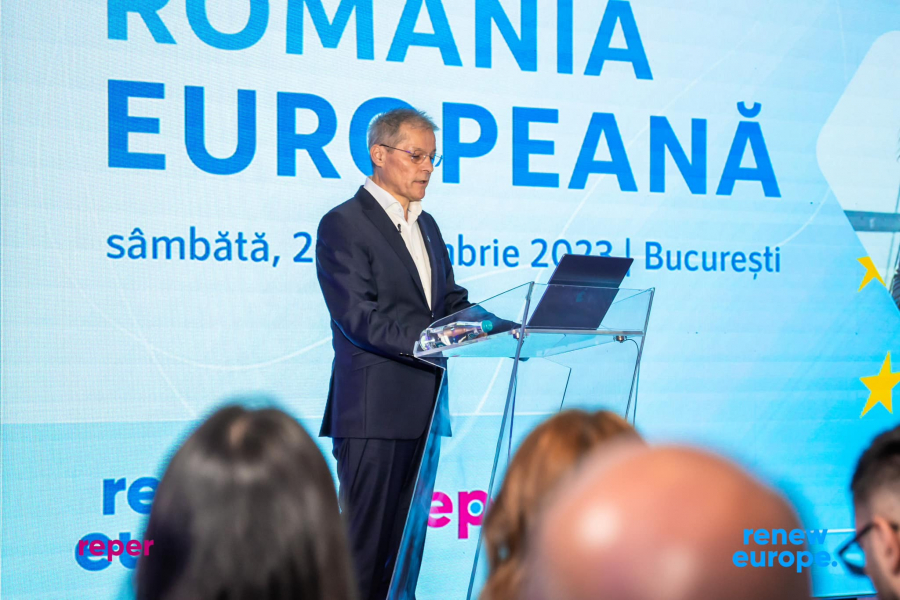 Dacian Cioloș reclamă „infantilismul politic” al premierului PSD Ciolacu în negocierile pentru Schengen