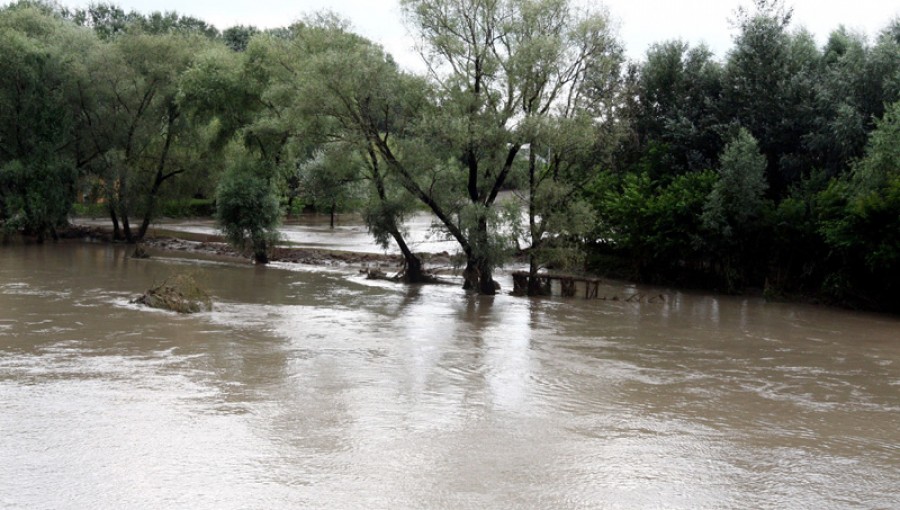 AVERTIZARE/ Cod portocaliu de inundaţii în 11 judeţe